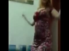 Arabian mother, curvy I want to dance sensuously in front of you.